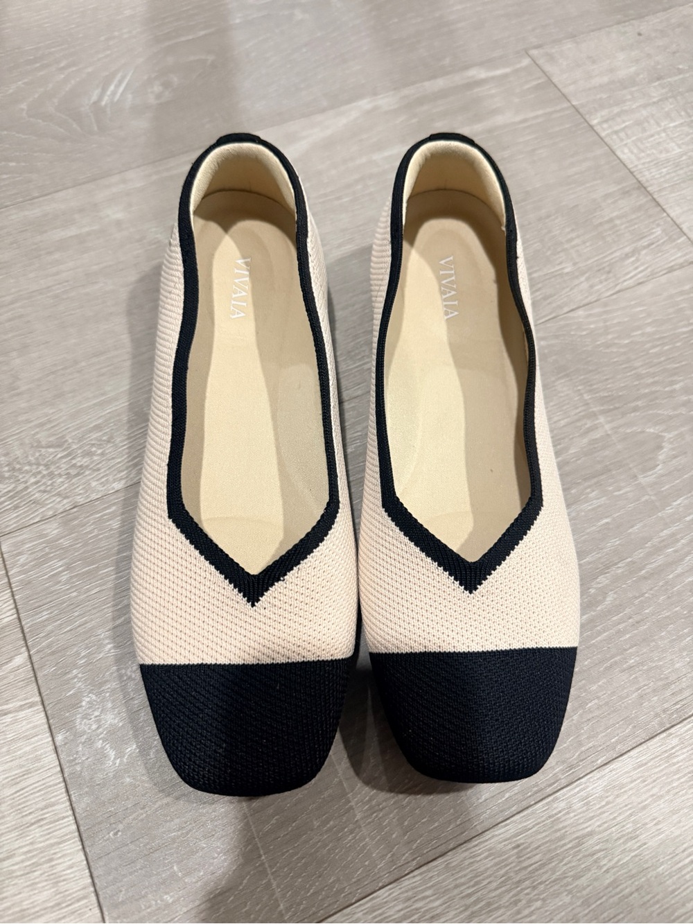 Vivaia Two-Tone Beige and Black Knit Ballet Flats